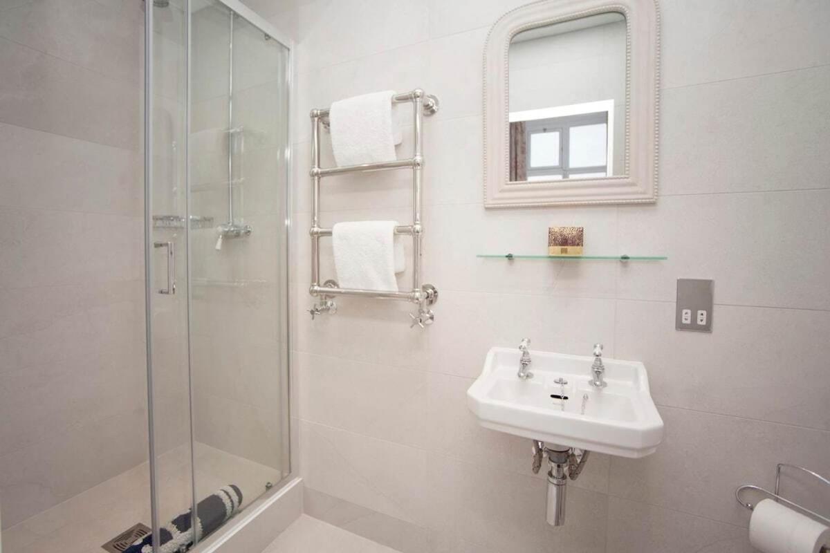 Stylish City Centre Apartment - 바스 외부 사진